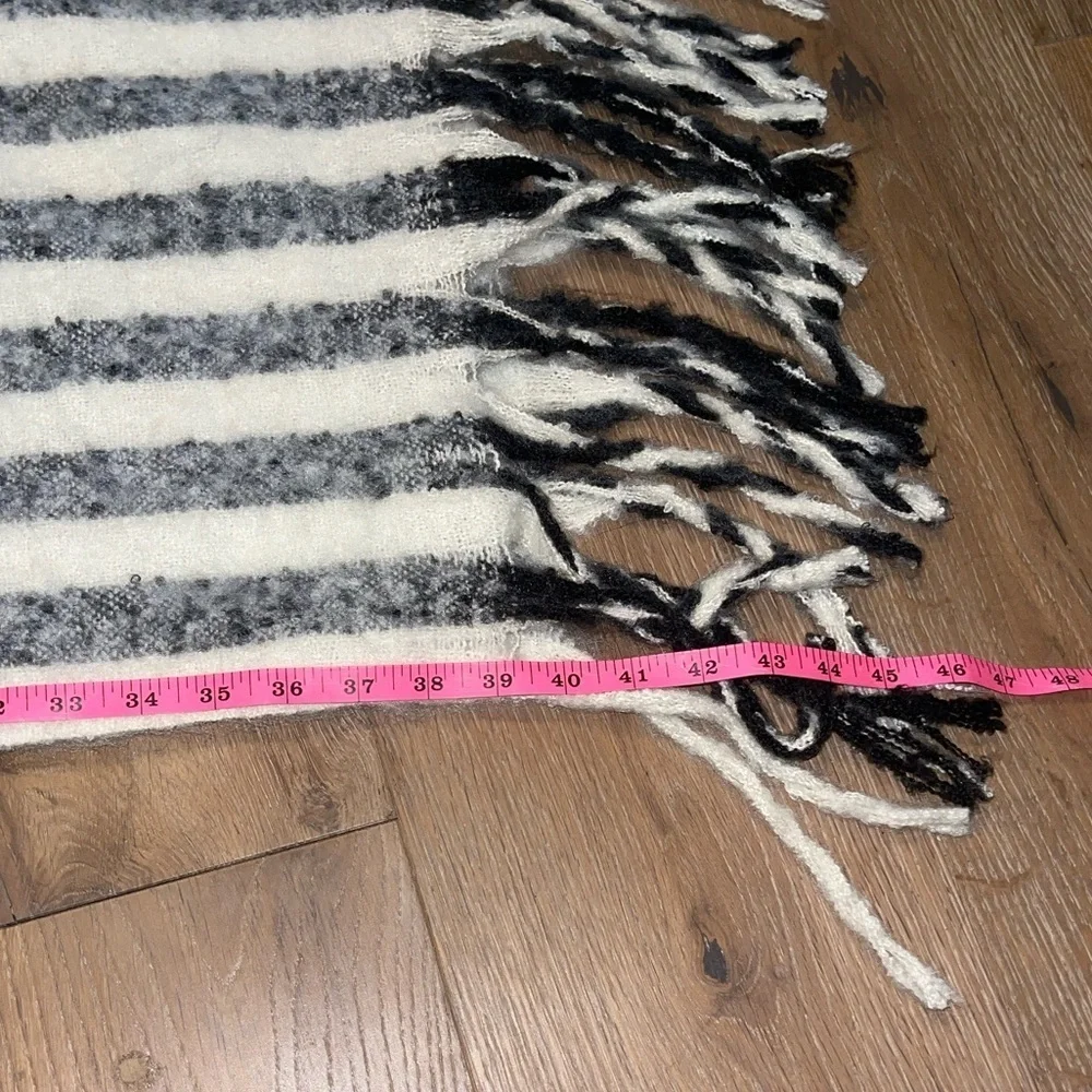 Anthropologie Monochrome Striped Scarf black and white super soft fringe
